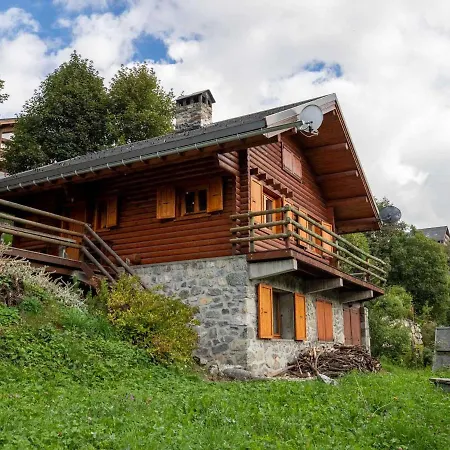 Chaleureux Pres Du Centre Avec Cheminee Et Vue Montagne - Fr-1-688-4 Chalet *