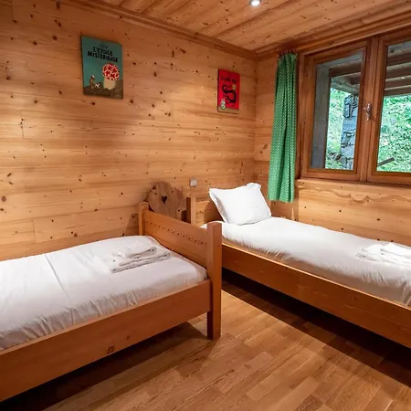 Chalet Chaleureux Pres Du Centre Avec Cheminee Et Vue Montagne - Fr-1-688-4 Meribel
